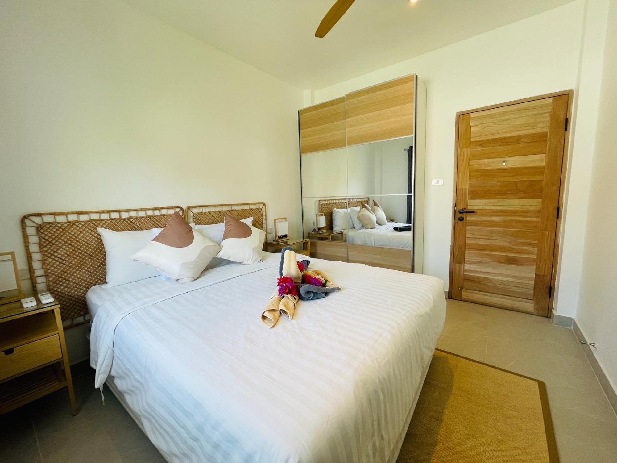 Baan Saint-Tropez Seaview Villas Kata Beach 외부 사진