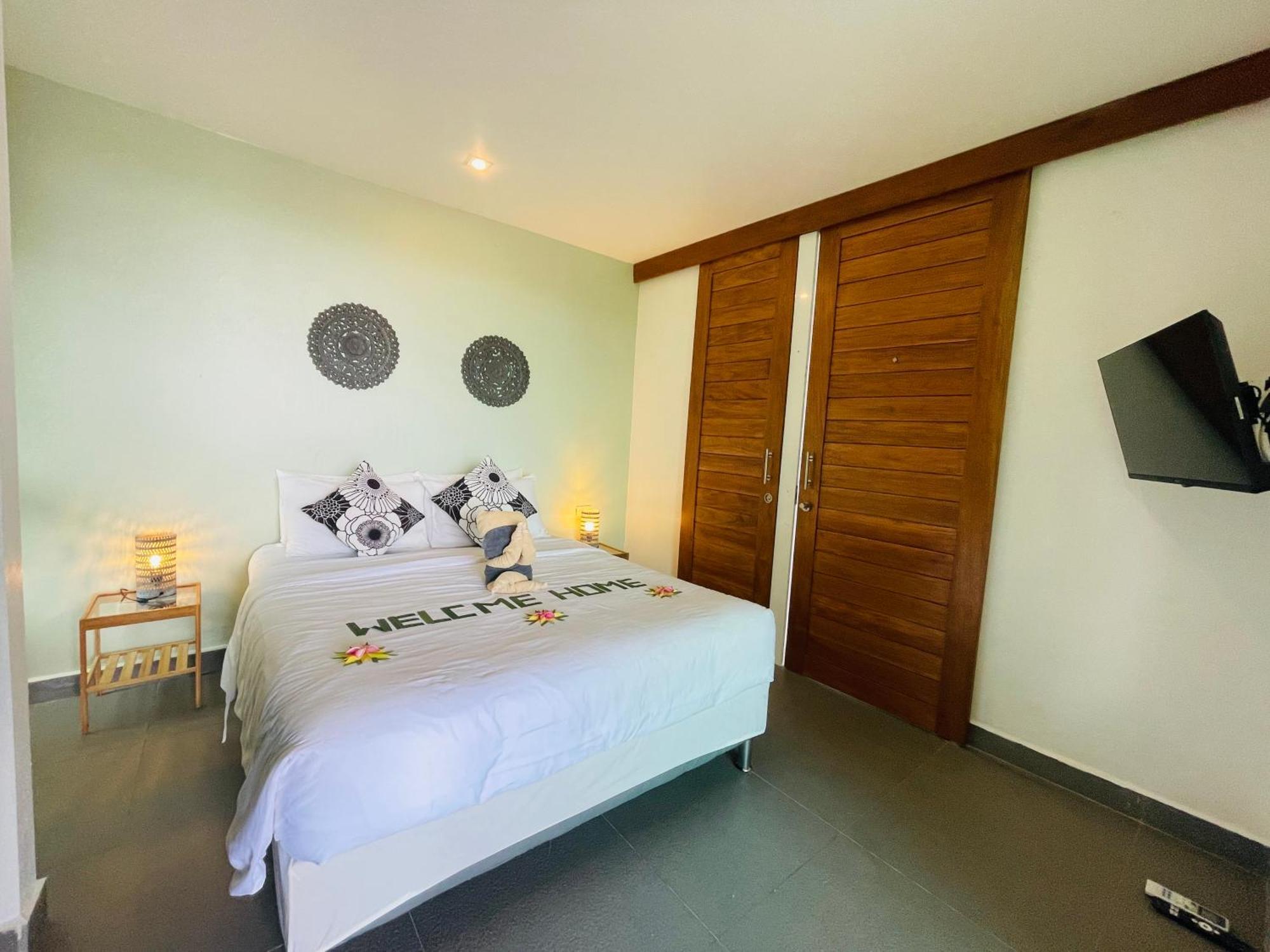 Baan Saint-Tropez Seaview Villas Kata Beach 외부 사진
