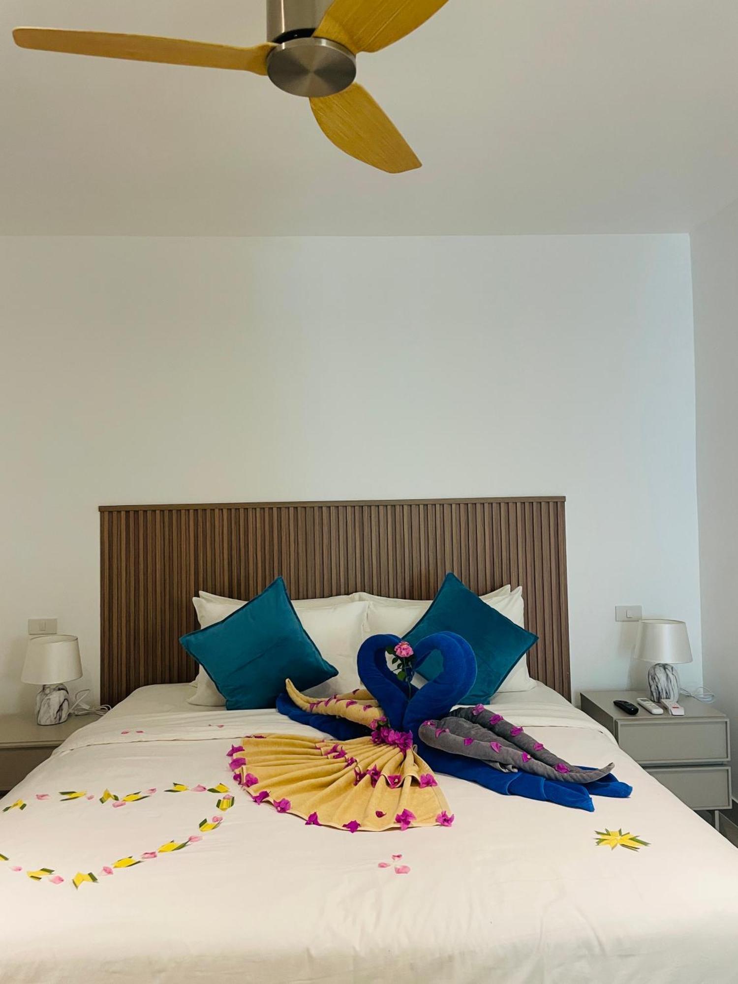 Baan Saint-Tropez Seaview Villas Kata Beach 외부 사진