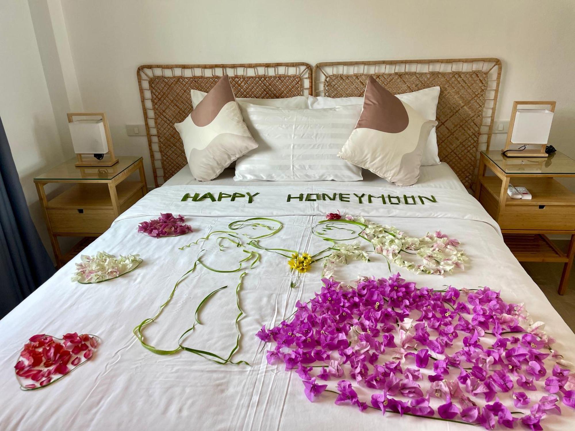 Baan Saint-Tropez Seaview Villas Kata Beach 외부 사진