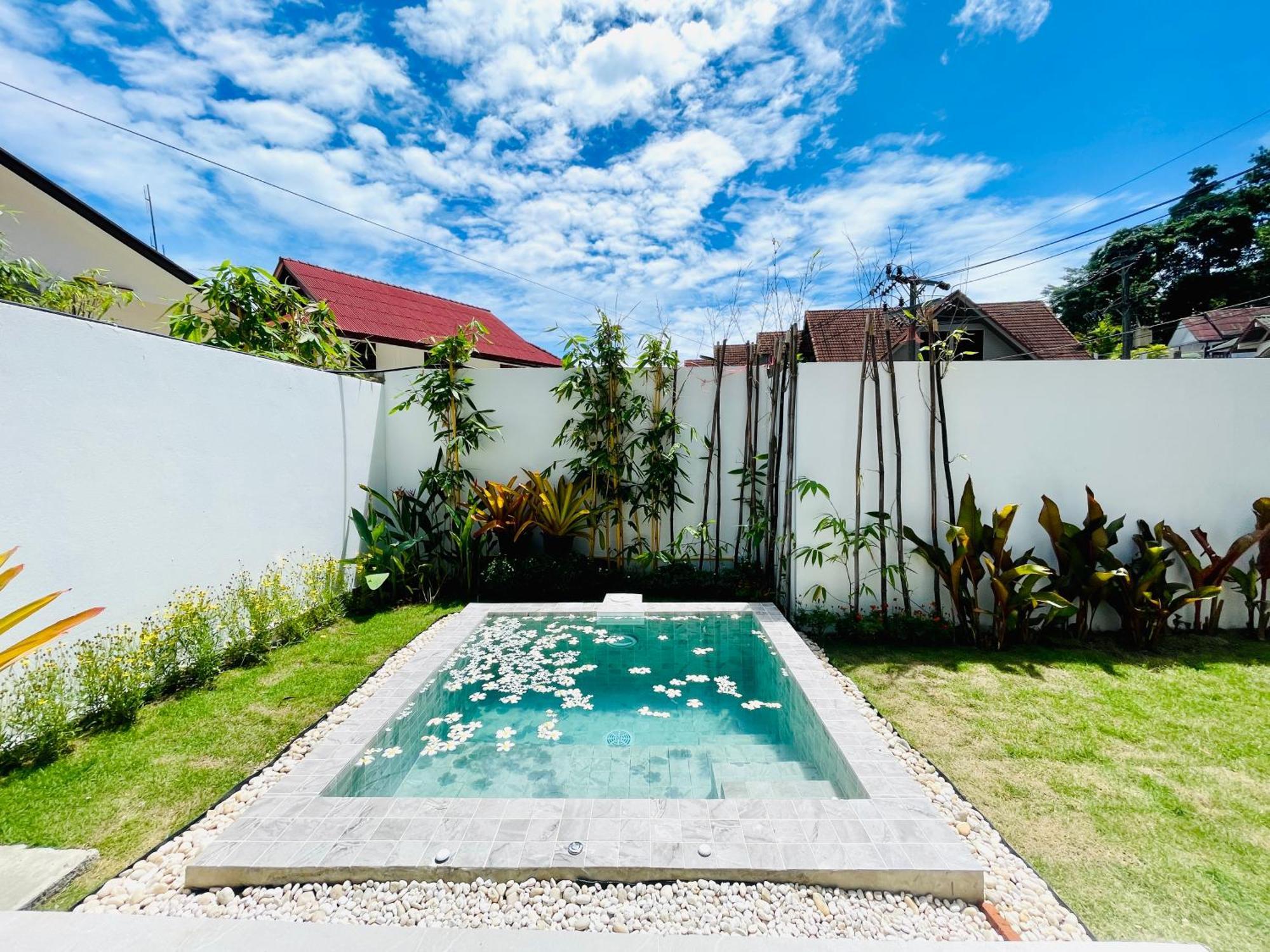 Baan Saint-Tropez Seaview Villas Kata Beach 외부 사진